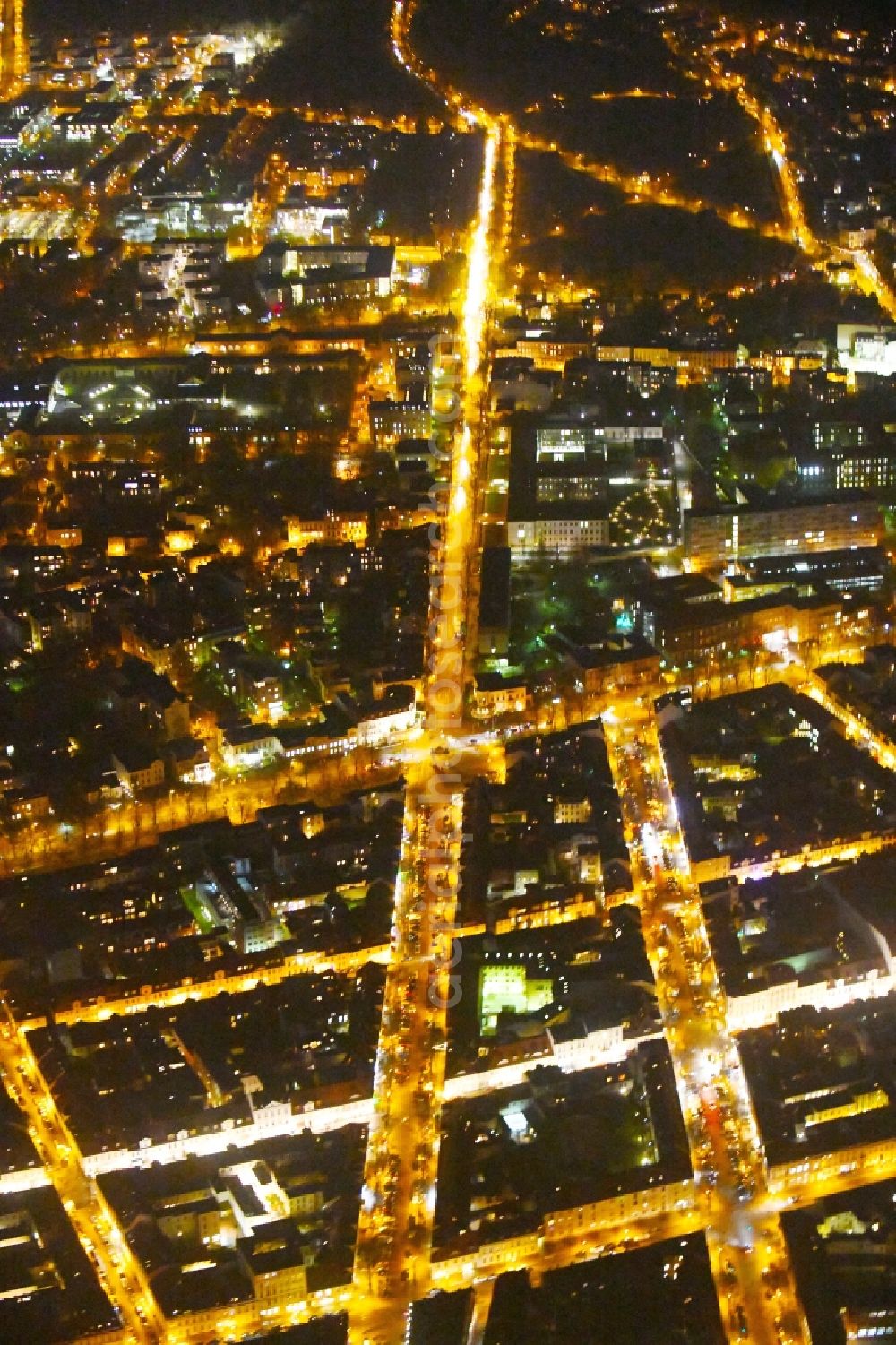 Potsdam at night from the bird perspective: Night lighting Street - road guidance Gutenbergstrasse - Brandenburger Strasse - Charlottenstrasse in the district Innenstadt in Potsdam in the state Brandenburg, Germany