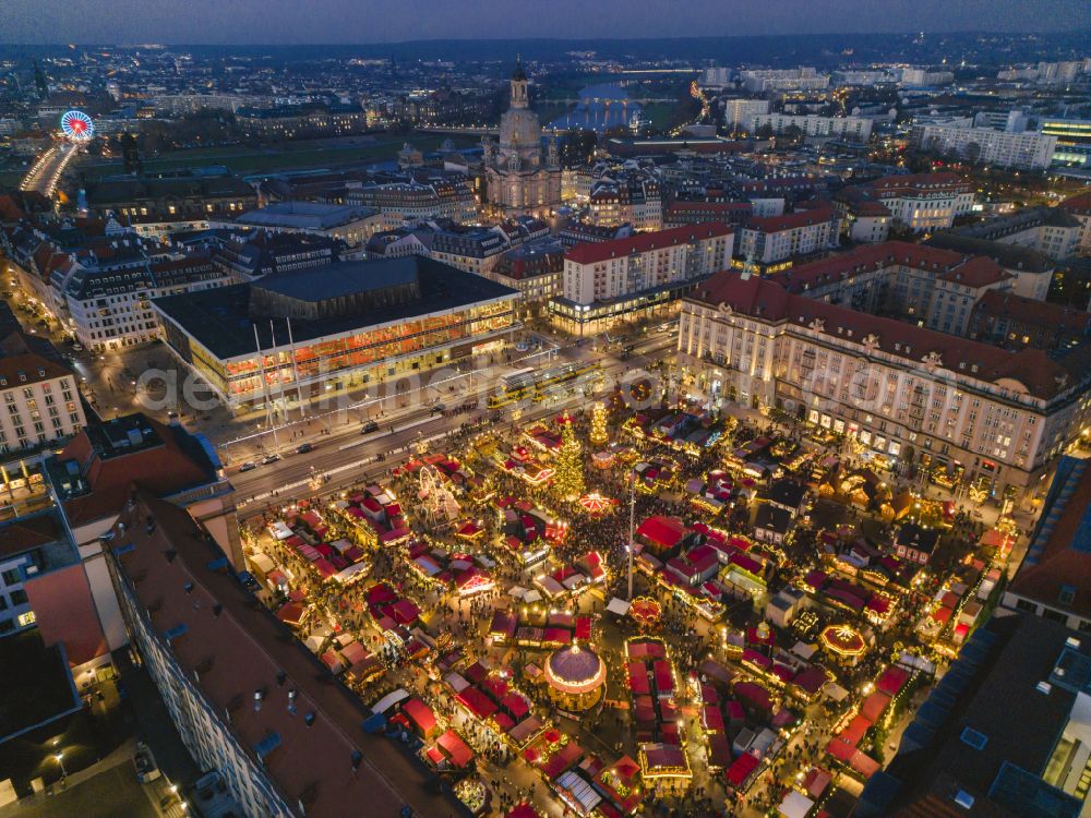 Aerial photograph at night Dresden - Night lights and lighting sales and snack stands and trading booths at the Striezelmarkt on the Altmarkt in Dresden in the federal state of Saxony, Germany