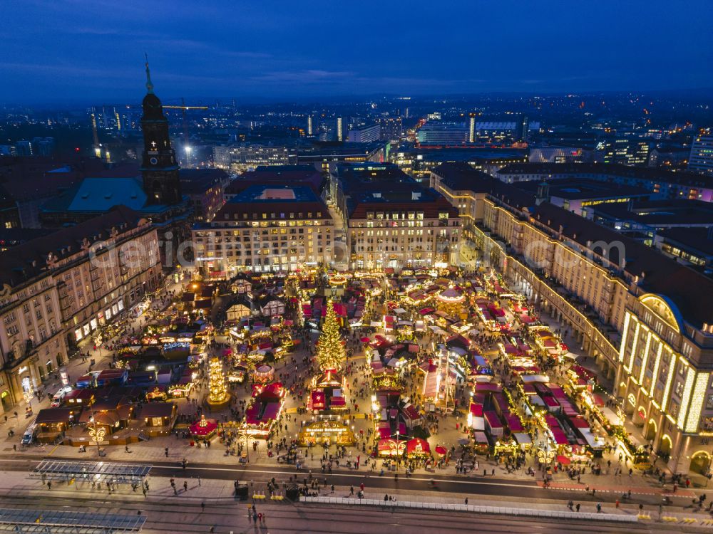 Aerial image at night Dresden - Night lights and lighting sales and snack stands and trading booths at the Striezelmarkt on the Altmarkt in Dresden in the federal state of Saxony, Germany