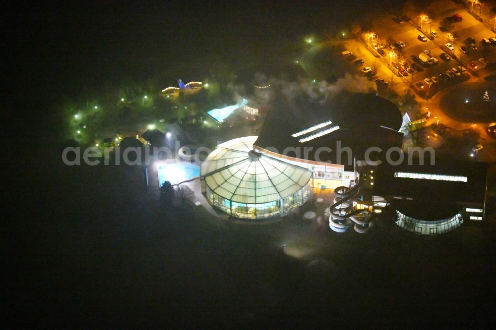 Aerial photograph at night Zeulenroda-Triebes - Night lighting Spa and swimming pools at the swimming pool of the leisure facility Waikiki Zeulenroda in Zeulenroda-Triebes in the state Thuringia, Germany