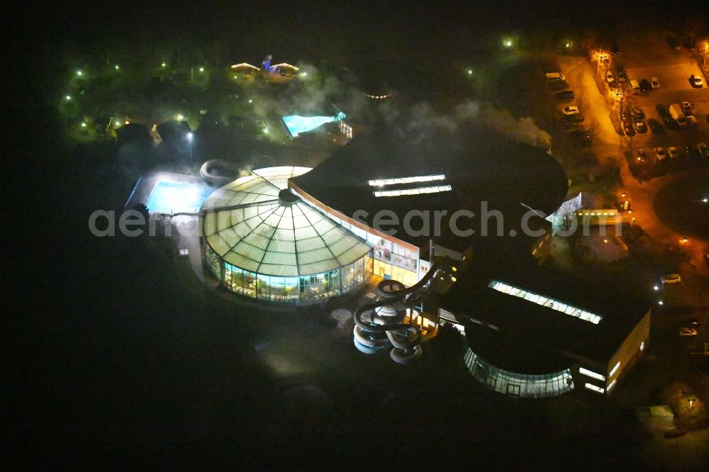 Zeulenroda-Triebes at night from the bird perspective: Night lighting Spa and swimming pools at the swimming pool of the leisure facility Waikiki Zeulenroda in Zeulenroda-Triebes in the state Thuringia, Germany