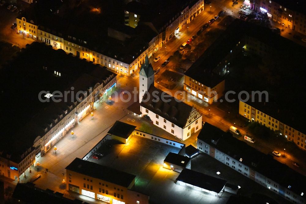 Aerial image at night Fürstenwalde/Spree - Night lighting Tourist attraction and sightseeing Altes Rathaus in Fuerstenwalde/Spree in the state Brandenburg, Germany