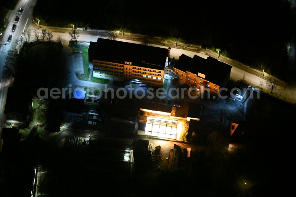 Aerial photograph at night Jena - Night lighting campus university area Institute for Pharmacy and Chair for Genetics of the Friedrich Schiller University Jena on Philosophenweg in Jena in the state Thuringia, Germany