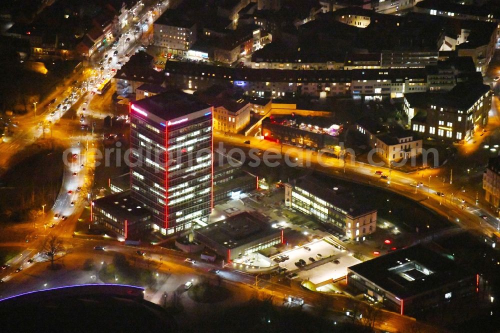 Aerial image at night Braunschweig - Night lighting Banking administration building of the financial services company Braunschweigische Landessparkasse on place Friedrich-Wilhelm-Platz in Brunswick in the state Lower Saxony, Germany