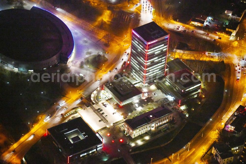 Aerial image at night Braunschweig - Night lighting Banking administration building of the financial services company Braunschweigische Landessparkasse on place Friedrich-Wilhelm-Platz in Brunswick in the state Lower Saxony, Germany