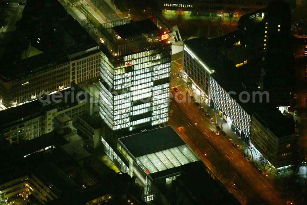 Aerial image at night Düsseldorf - Night lighting banking administration building of the financial services company Stadtsparkasse Duesseldorf in the district Stadtmitte in Duesseldorf in the state North Rhine-Westphalia, Germany