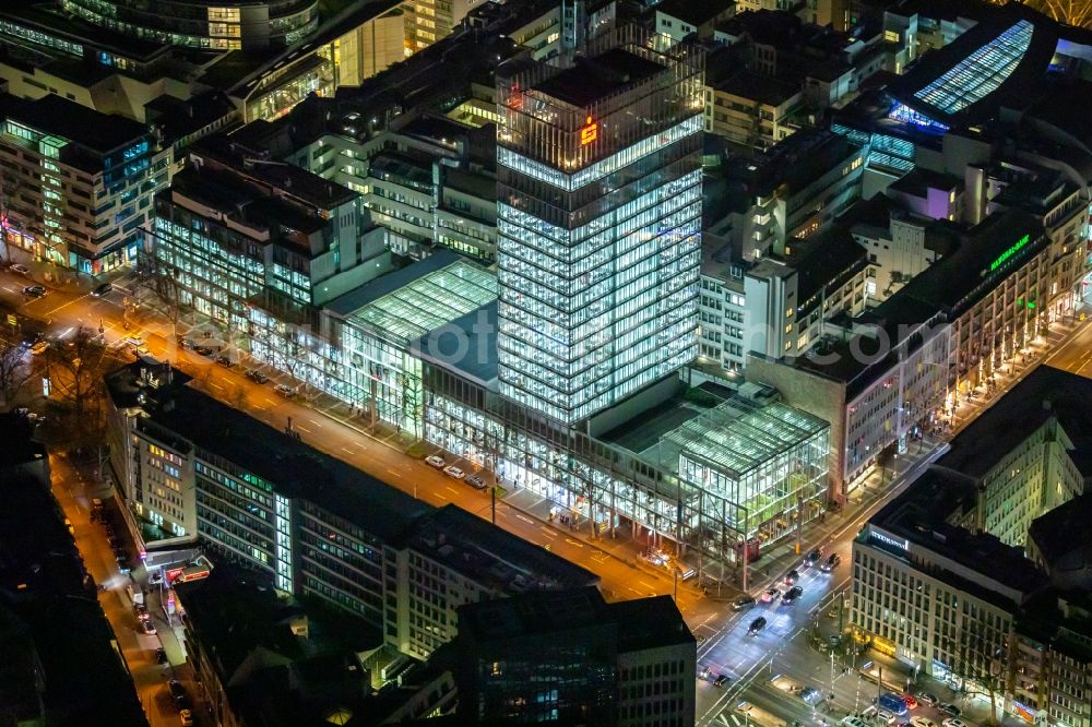 Düsseldorf at night from above - Night lighting banking administration building of the financial services company Stadtsparkasse Duesseldorf in the district Stadtmitte in Duesseldorf in the state North Rhine-Westphalia, Germany