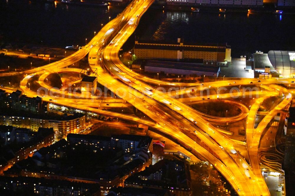 Aerial photograph at night Ludwigshafen am Rhein - Night lighting viaduct of the expressway - federal road B44 in the district Muehlauhafen in Ludwigshafen am Rhein in the state Rhineland-Palatinate, Germany