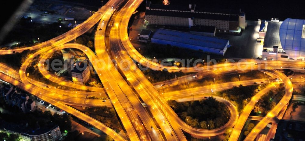 Ludwigshafen am Rhein at night from the bird perspective: Night lighting Viaduct of the expressway Hochstrasse Nord - B44 in Ludwigshafen am Rhein in the state Rhineland-Palatinate, Germany