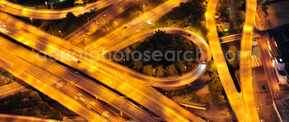 Aerial photograph at night Ludwigshafen am Rhein - Night lighting Viaduct of the expressway Hochstrasse Nord - B44 in Ludwigshafen am Rhein in the state Rhineland-Palatinate, Germany