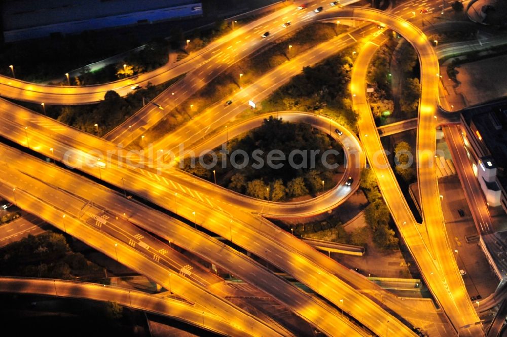 Aerial image at night Ludwigshafen am Rhein - Night lighting Viaduct of the expressway Hochstrasse Nord - B44 in Ludwigshafen am Rhein in the state Rhineland-Palatinate, Germany