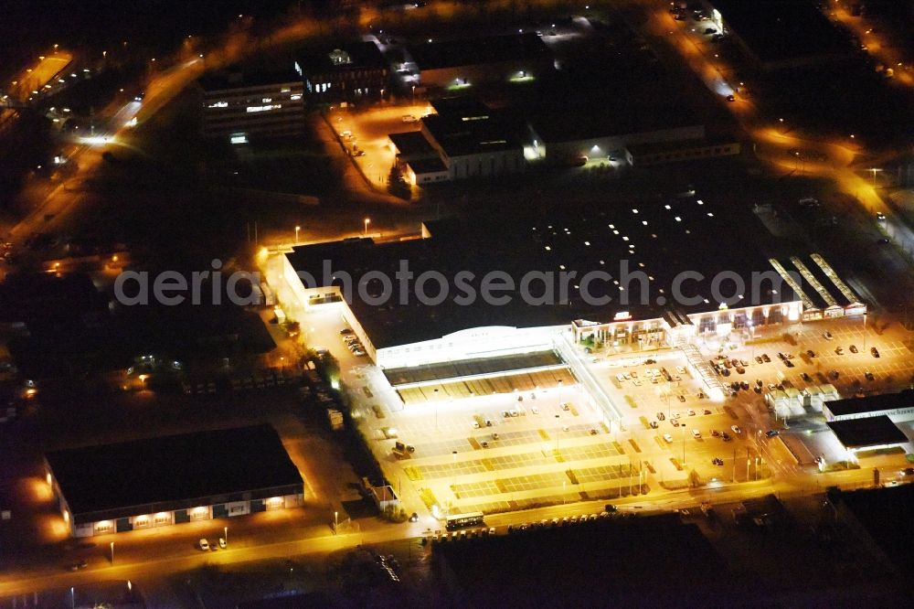 Rostock at night from the bird perspective: Building of the shopping center CITTI-PARK in Rostock in the state Mecklenburg - Western Pomerania