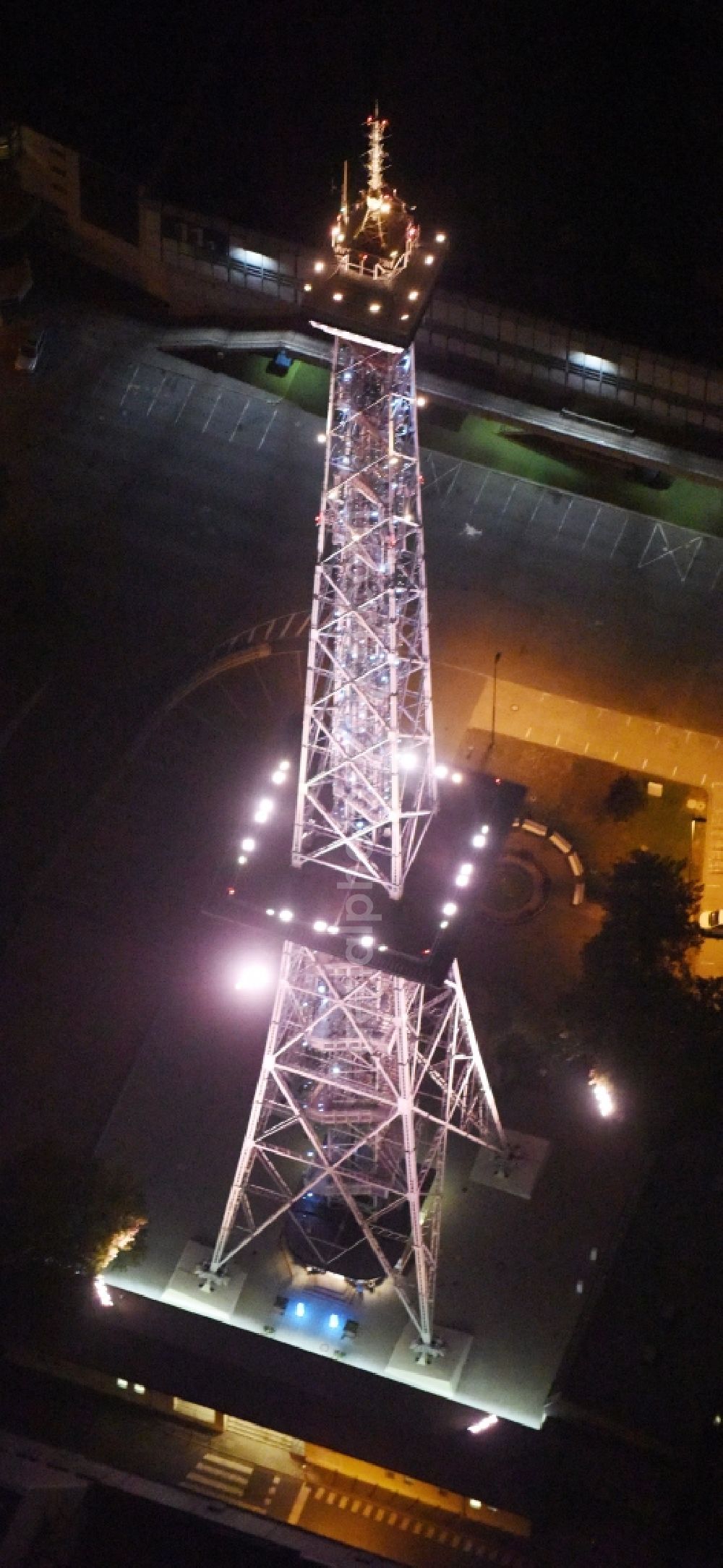 Berlin at night from the bird perspective: Night view television Tower Funkturm Berlin on Hammarskjoeldplatz destrict Charlottenburg in Berlin