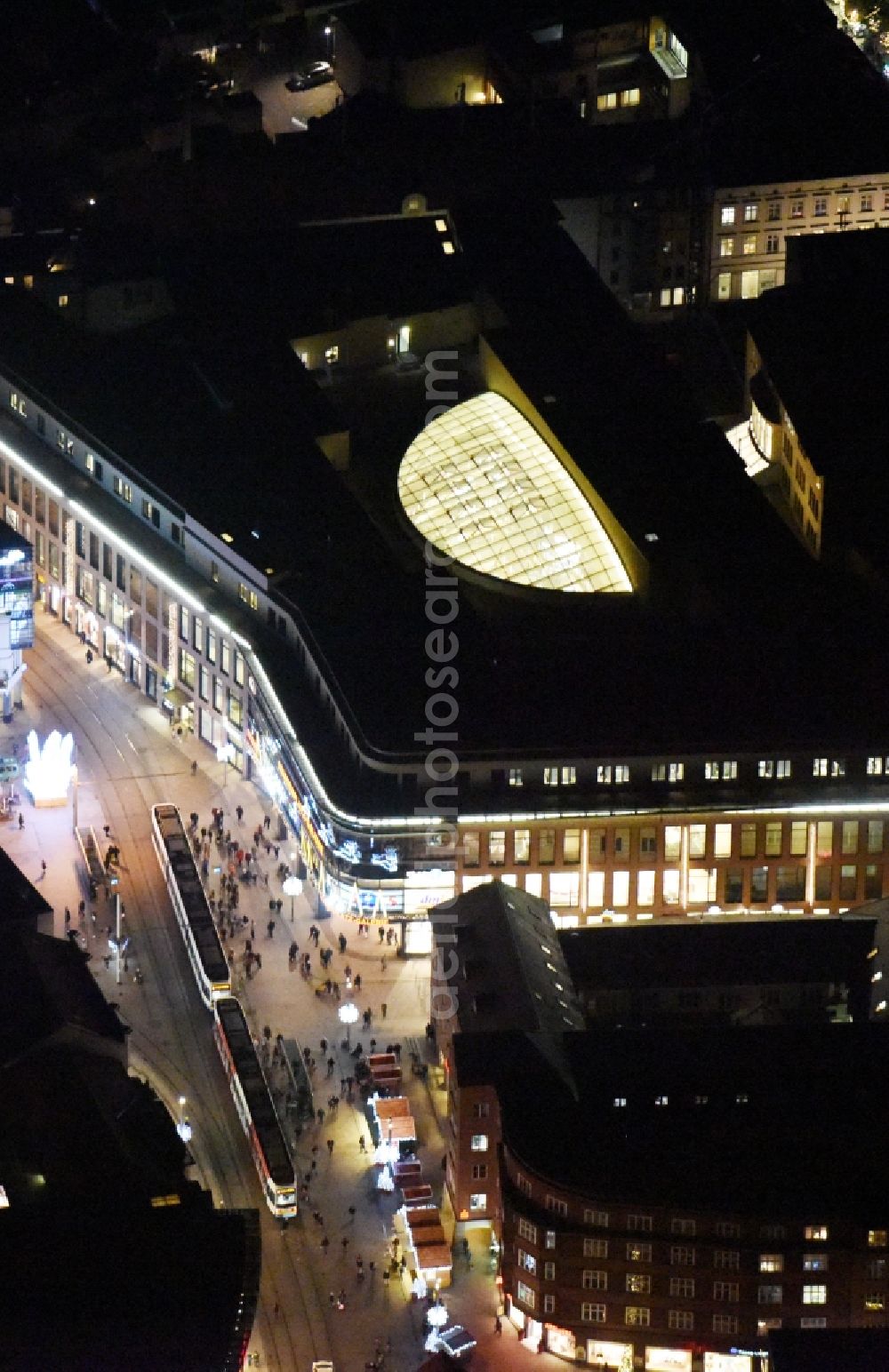 Schwerin at night from above - Night view building of the shopping center Marienplatz-Galerie at the Marienplatz in Schwerin in the state Mecklenburg - Western Pomerania