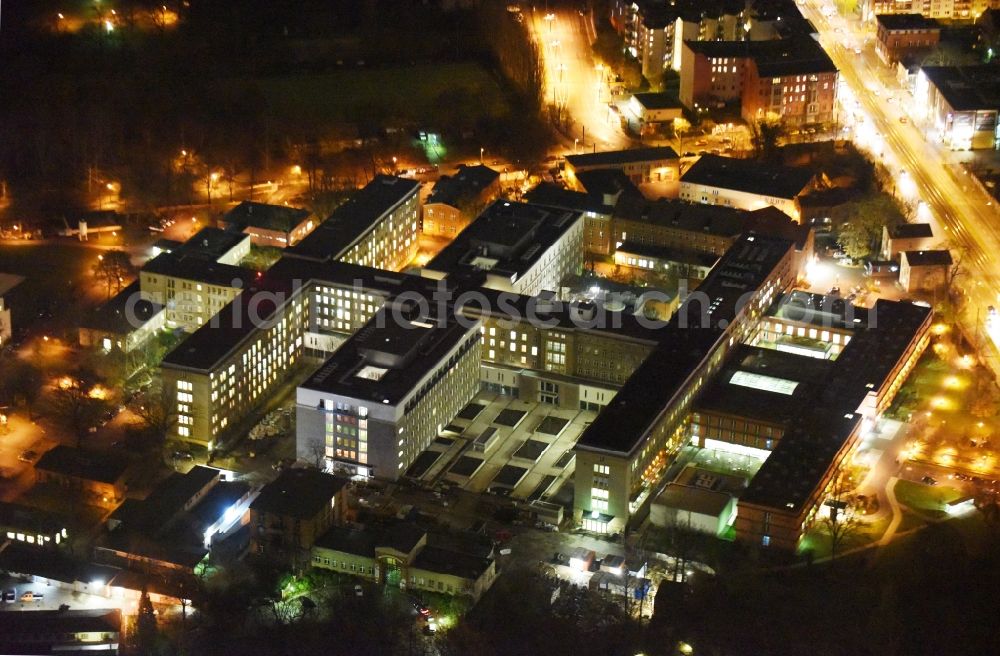 Berlin at night from above - Night view hospital grounds of the Vivantes Clinic Landsberger Allee im Friedrichshain in Berlin