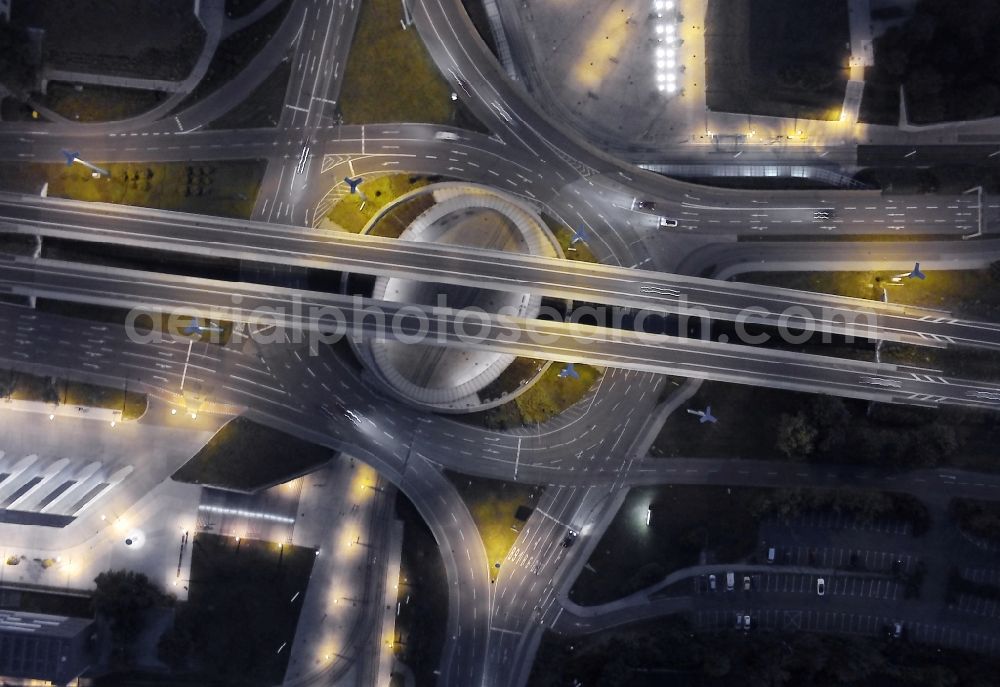 Aerial image at night Halle (Saale) - Night aerial view from the roundabout at the intersection Riebeckplatz in Halle (Saale) in Saxony-Anhalt