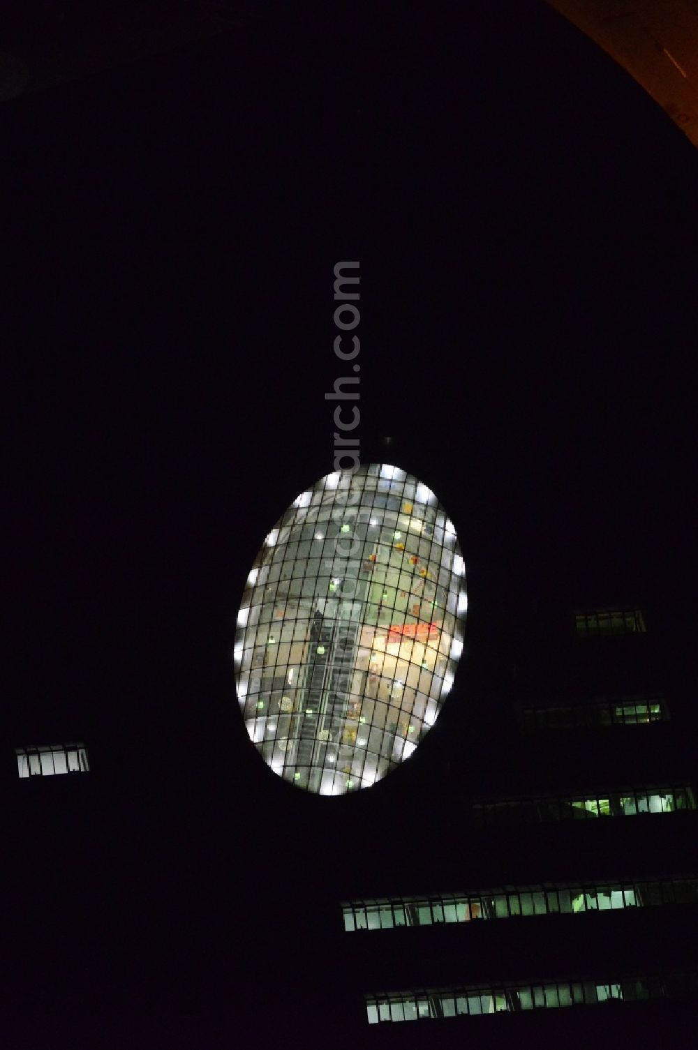 Potsdam at night from the bird perspective: Night aerial photo of the Markt Center in Potsdam in the state Brandenburg