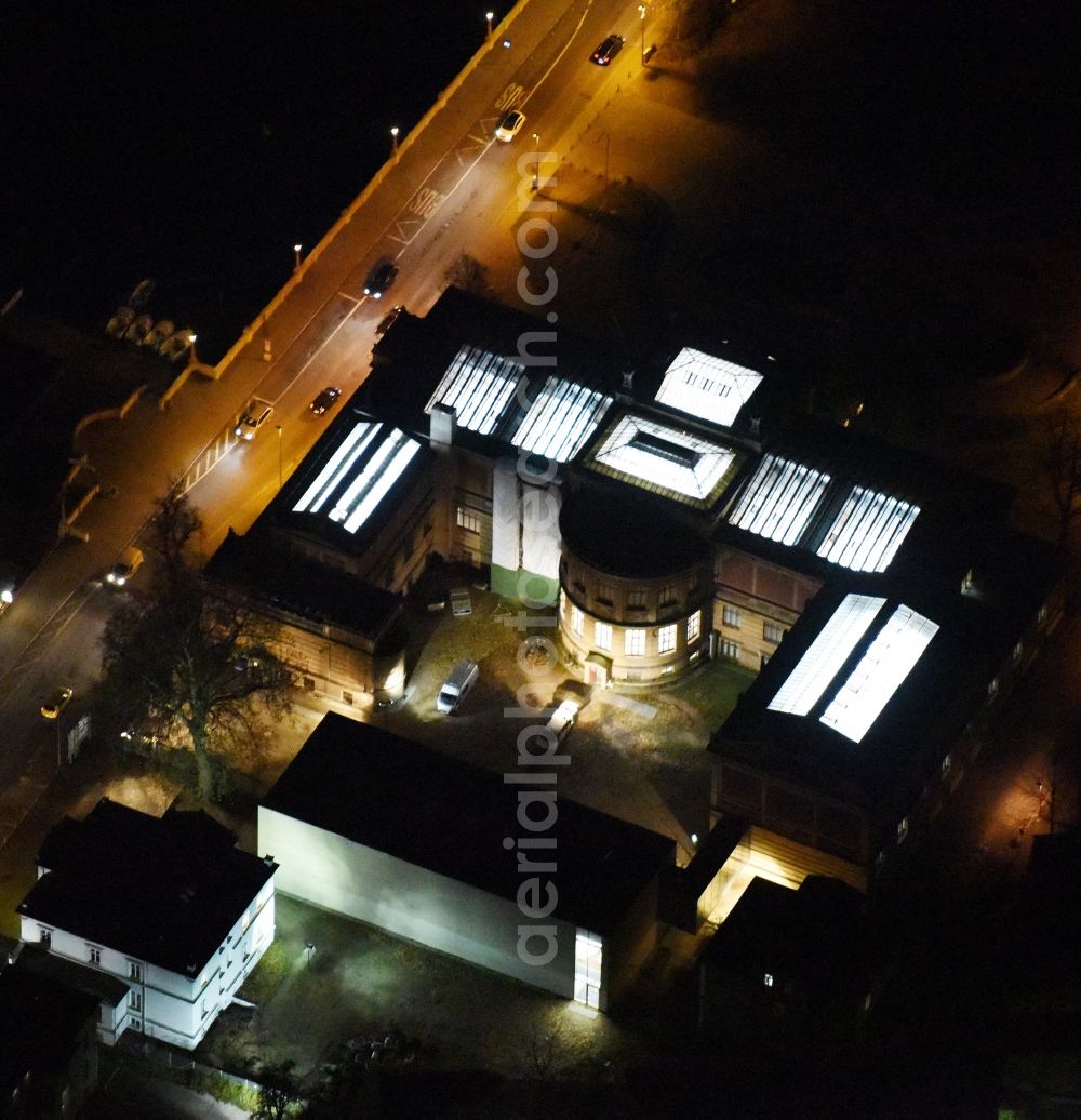 Aerial image at night Schwerin - Night view of museum building ensemble Staatliches Museum Schwerin in Schwerin in the state Mecklenburg - Western Pomerania