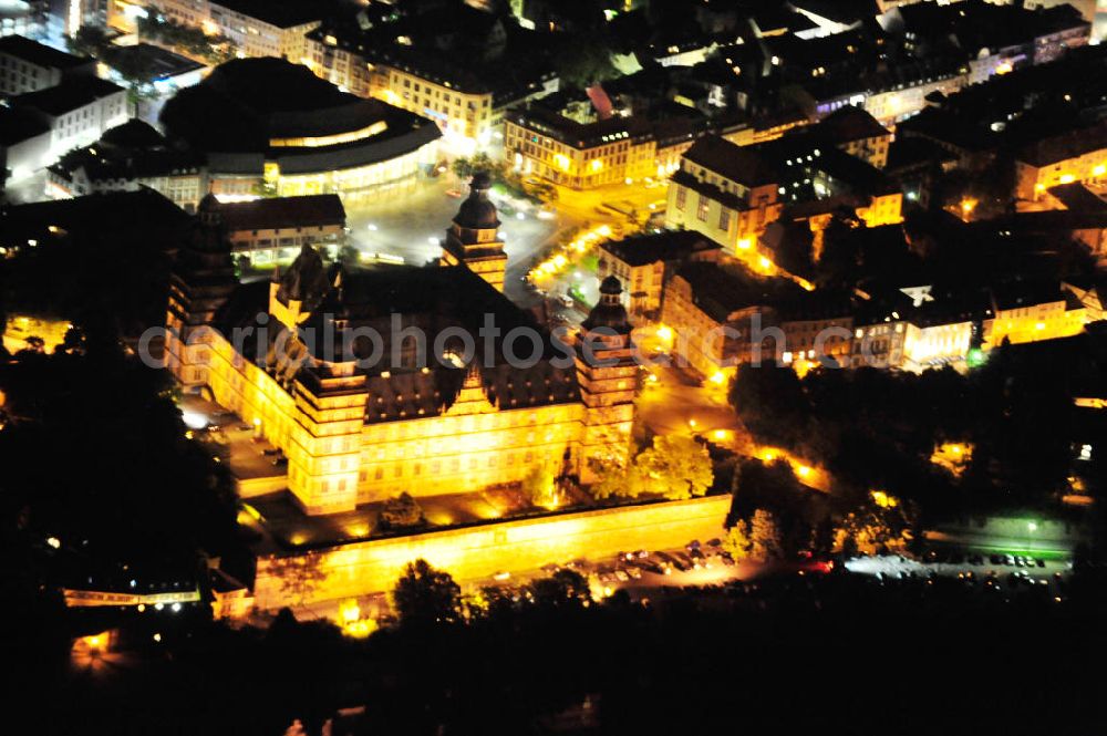 Aerial photograph at night Aschaffenburg - Nachtluftbild vom Schloss Johannisburg am Main. Das bedeutende Renaissanceschloss wurde von Georg Ridinger erbaut. Eigentümerin ist die Bayerische Verwaltung der staatlichen Schlösser, Gärten und Seen. Night aerial view of the castle Johannesburg.