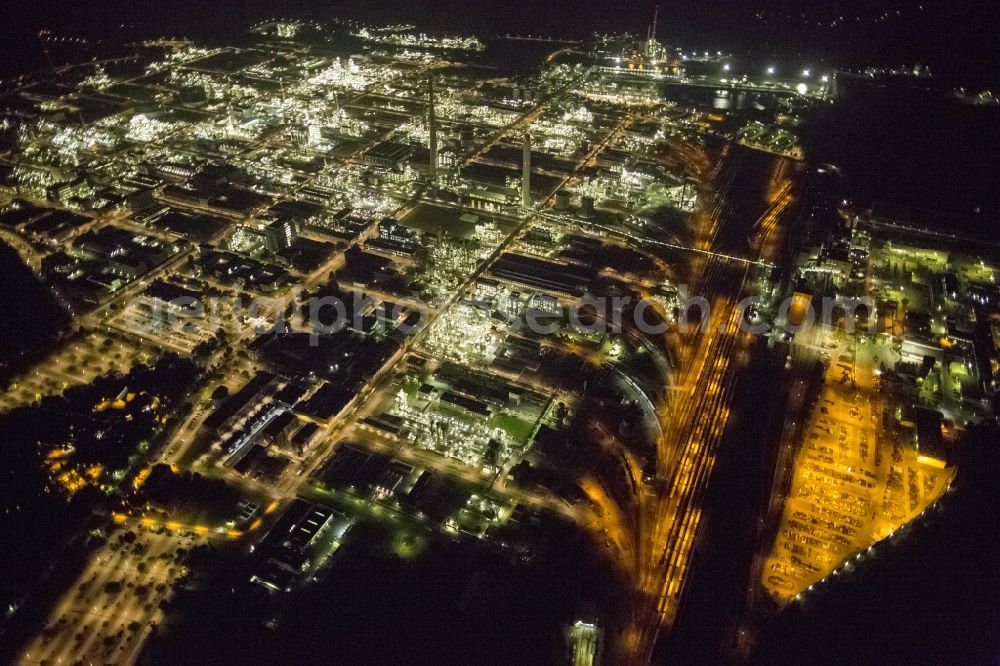 Marl at night from the bird perspective: Night Aerial view of the facilities of the Marl Chemical Park (formerly Chemische Werke Huls AG) in the Ruhr area in North Rhine-Westphalia