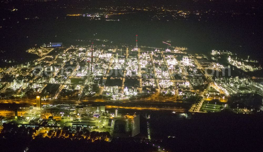 Marl at night from the bird perspective: Night Aerial view of the facilities of the Marl Chemical Park (formerly Chemische Werke Huls AG) in the Ruhr area in North Rhine-Westphalia