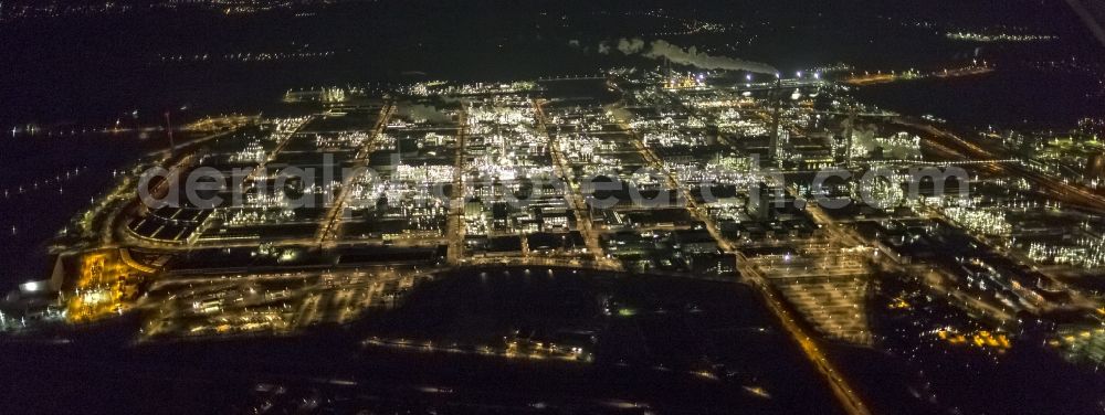 Marl at night from the bird perspective: Night Aerial view of the facilities of the Marl Chemical Park (formerly Chemische Werke Huls AG) in the Ruhr area in North Rhine-Westphalia