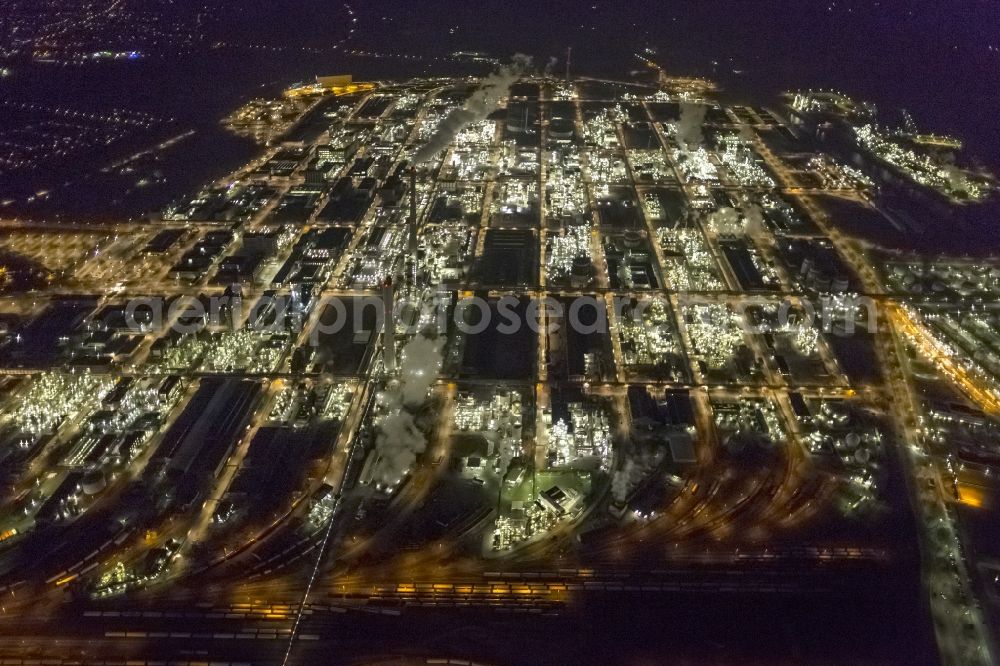 Marl at night from the bird perspective: Night Aerial view of the facilities of the Marl Chemical Park (formerly Chemische Werke Huls AG) in the Ruhr area in North Rhine-Westphalia