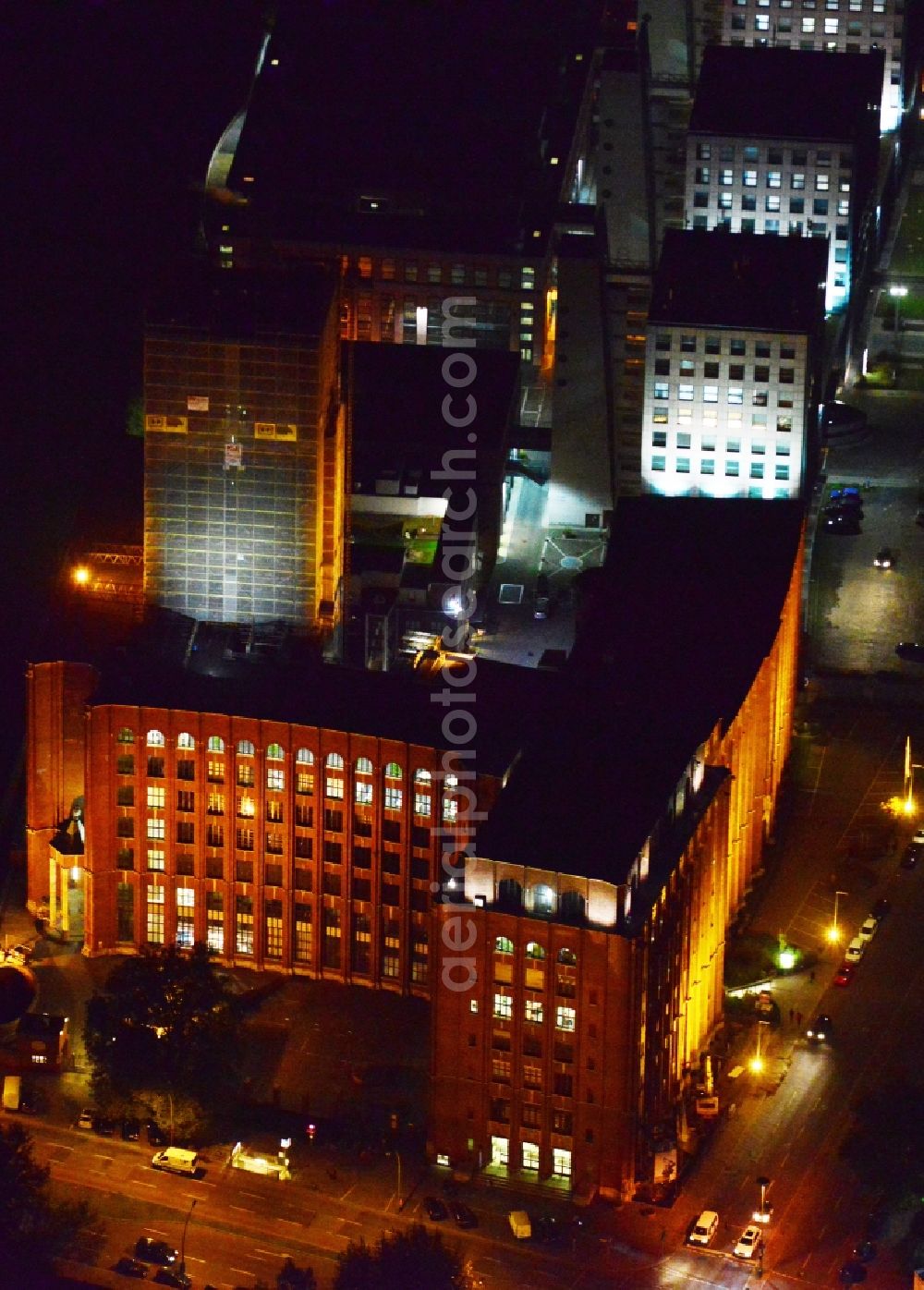 Berlin Mariendorf at night from above - Night aerial photo of the hosptal Ullsteinklinik in the district Mariendorf in Berlin