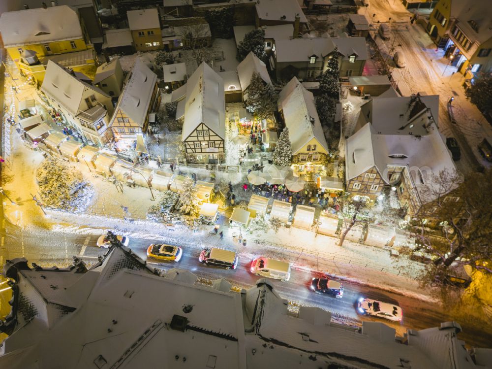 Dresden at night from the bird perspective: Night lights and illumination Christmas market at Koernerplatz- Friedrich-Wieck-Strasse in the district of Loschwitz in Dresden in the federal state of Saxony, Germany