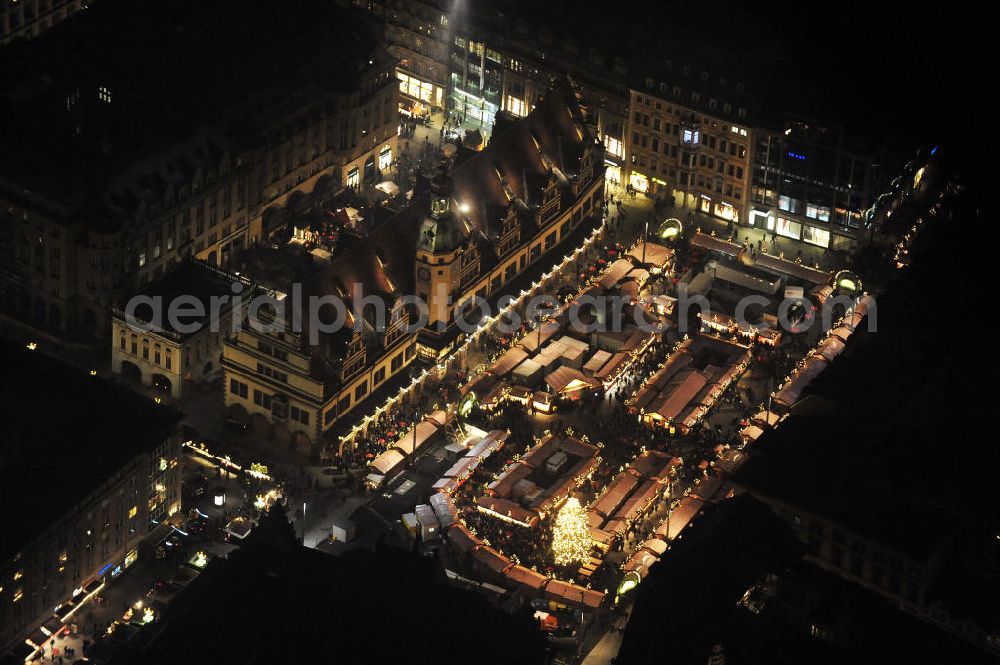 Leipzig at night from above - Nachtaufnahme des traditionellen Weihnachtsmarkts hinter dem Alten Leipziger Rathaus. Night view of the traditional Christmas fair at the Old Town Hall in Leipzig.