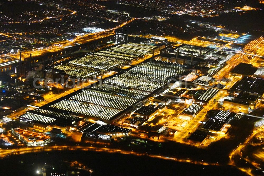 Aerial image at night Wolfsburg - Night lighting Production halls on the premises of of VW VOLKSWAGEN AG in Wolfsburg in the state Lower Saxony, Germany