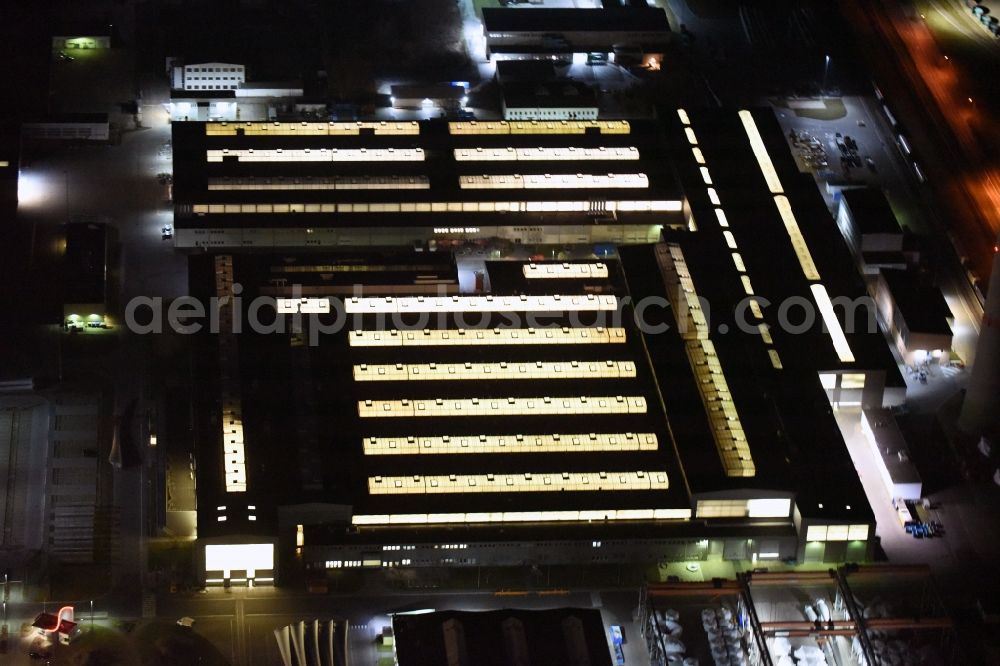 Aerial photograph at night Magdeburg - Night lighting premises of the wind turbine manufacturer ENERCON GmbH in Magdeburg in Saxony-Anhalt