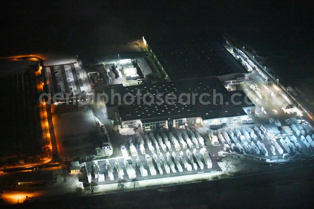 Aerial image at night Tanna - Night lighting Building and production halls on the premises GEALAN Tanna Fenster-Systeme GmbH in Industriegebiet Kapelle in Tanna in the state Thuringia, Germany