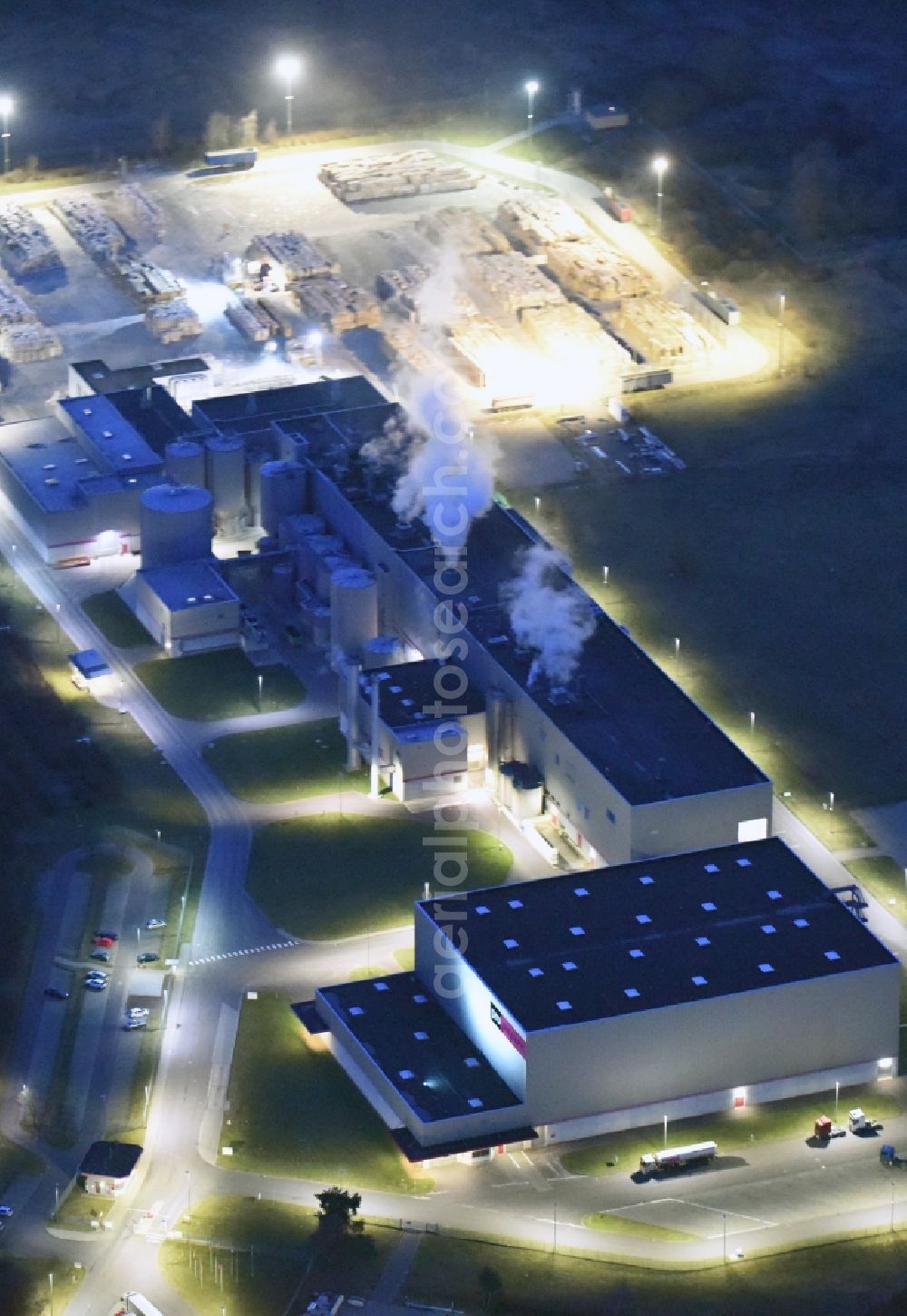 Burg at night from above - Night lighting Building and production halls on the premises of Propapier PM1 GmbH Lindenallee in Burg in the state Saxony-Anhalt