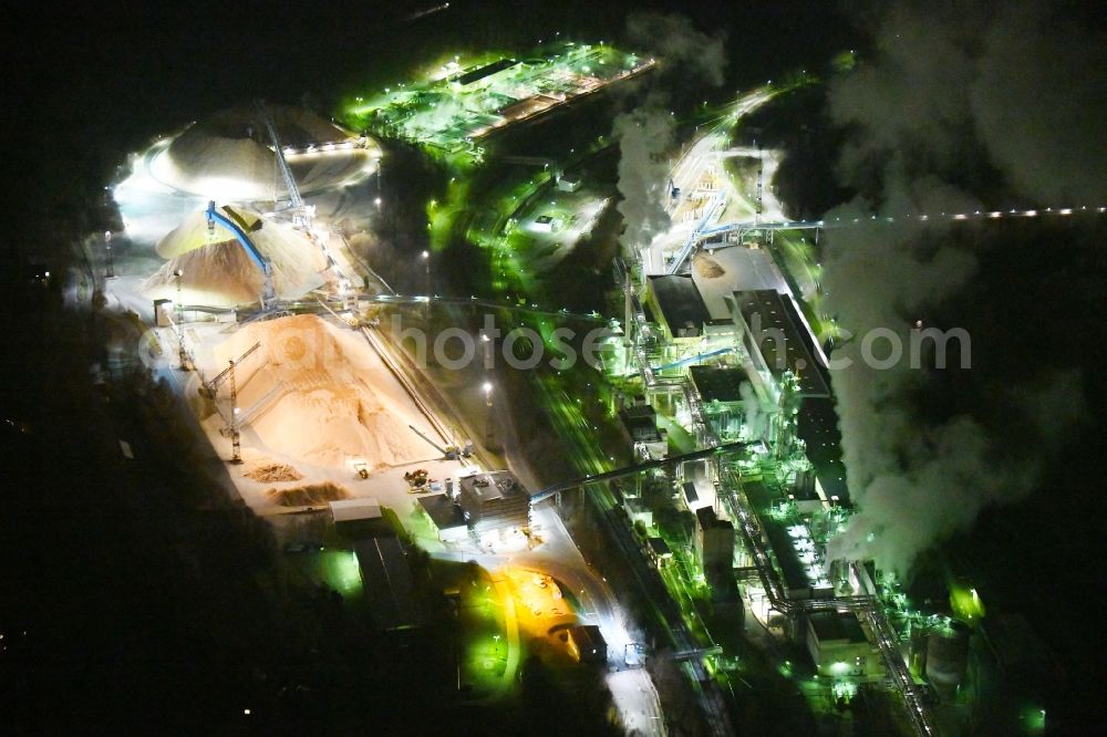 Aerial image at night Blankenstein - Night lighting Building and production halls on the premises of Zellstoff- and Papierfabrik Rosenthal GmbH on Hauptstrasse in Blankenstein in the state Thuringia, Germany