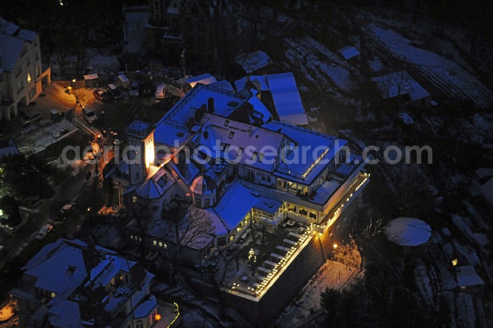 Aerial photograph at night Dresden - Nachtaufnahme des winterlich mit Schnee bedeckten Restaurants Luisenhof im Stadtteil Loschwitz. Es ist eines der bekanntesten Restaurants Dresdens und sein Name geht auf die ehemalige sächsische Kronprinzessin Luise von Toskana zurück. Night shot of the wintry snow-covered restaurant Luisenhof in the district Loschwitz.