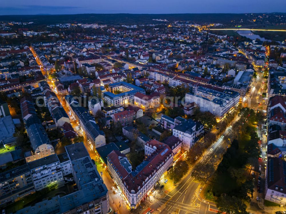 Aerial image at night Dresden - Night lighting residential area of the multi-family housing estate at Bautzner Strasse corner Alaunstrasse in the district of Neustadt in Dresden in the federal state of Saxony, Germany