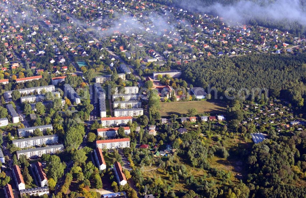 Aerial photograph at night Berlin - Residential area on Feldblumenweg - Gruene Trift on the outskirts of the district Köpenick in Berlin. The company cds Wohnbau Berlin GmbH plans to the forest to build a new housing estate with 70 double rooms and townhouses near the banks of the river Dahme