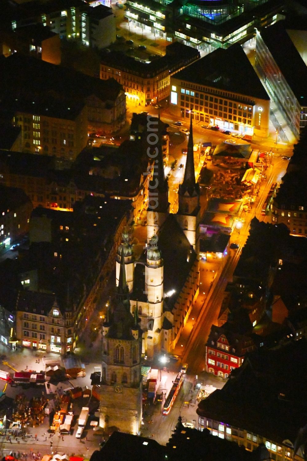 Halle (Saale) at night from the bird perspective: Night lighting View of the center of Halle view of the Red Tower and the St. Mary's Church in Saxony-Anhalt