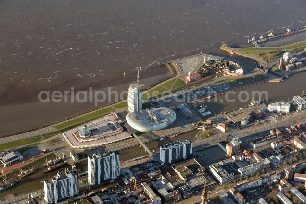 Bremerhaven from above - Atlantic Hotel Sail City and Klimahaus in Bremerhaven in the state of Bremen. The four star hotel with its bent front is located adjacent to the exhibition space of Klimahaus Bremerhaven 8A? Ost and on the riverbank of the Weser