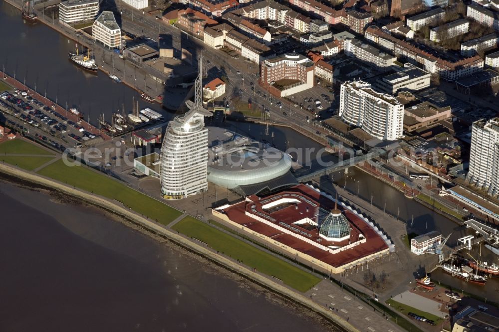 Aerial image Bremerhaven - Atlantic Hotel Sail City and Klimahaus in Bremerhaven in the state of Bremen. The four star hotel with its bent front is located adjacent to the exhibition space of Klimahaus Bremerhaven 8A? Ost and on the riverbank of the Weser