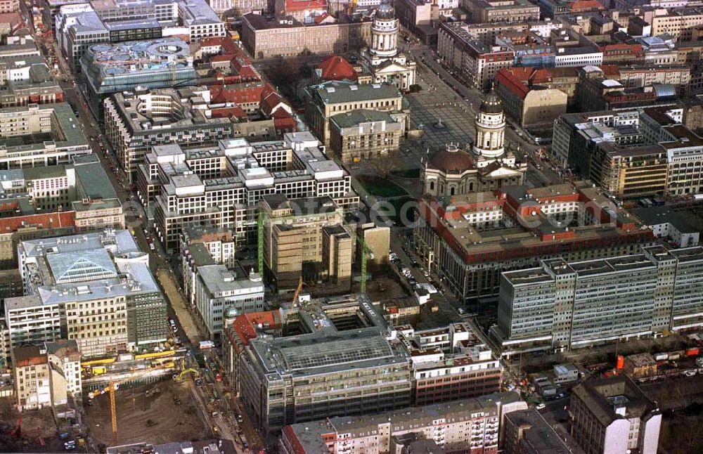 Berlin from the bird's eye view: Atrium in derFriedrichstraße