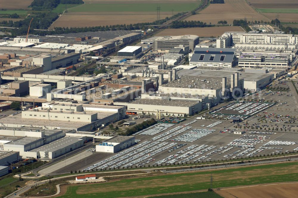 Aerial image Ingolstadt - Ingolstadt ist durch seine Funktion als Unternehmenssitz und größter Produktionsstandort des Automobilherstellers Audi, dem größten und wohl bekanntesten Ingolstädter Unternehmens, ein wichtiger Standort der Automobilindustrie. Kontakt: Audi Forum Ingolstadt, 85045 Ingolstadt; Tel 0800 2834444; Fax 0841 89-41860