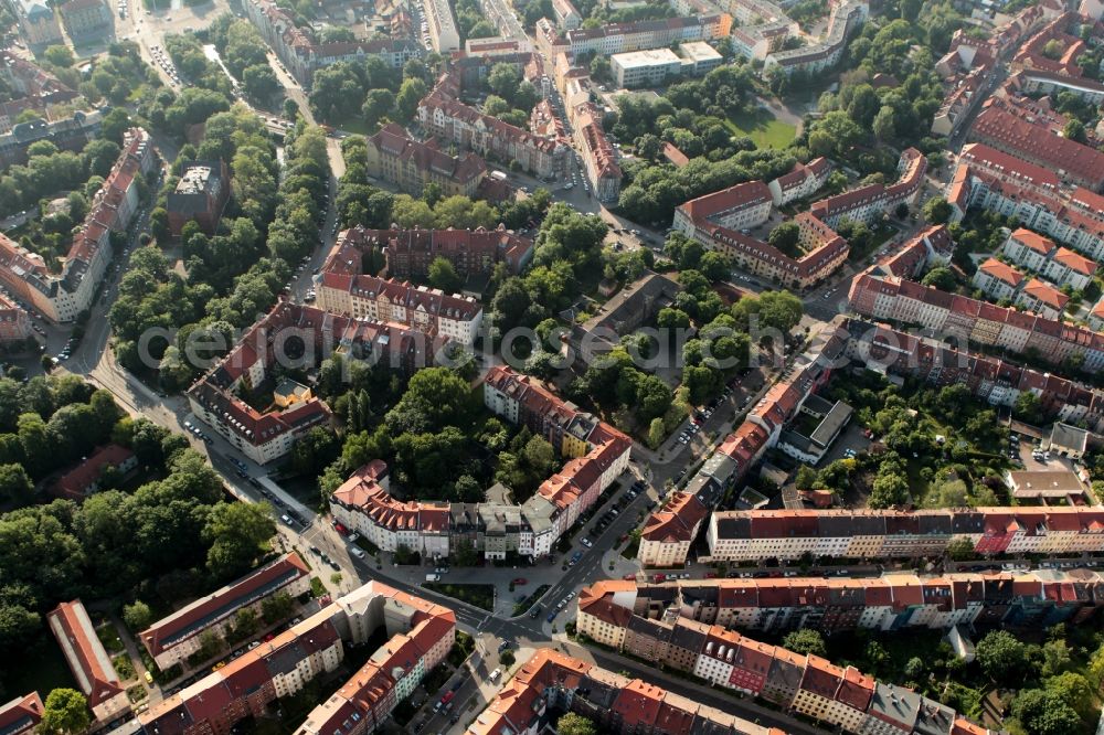 Aerial photograph Erfurt - The Auenviertel is a residential district in the Andreasvorstadt of Erfurt in Thuringia. Located northeast of Erfurt's historic district is named after them crossing Auenstrasse. The development of multi-family homes and small commercial sites comes from the early days