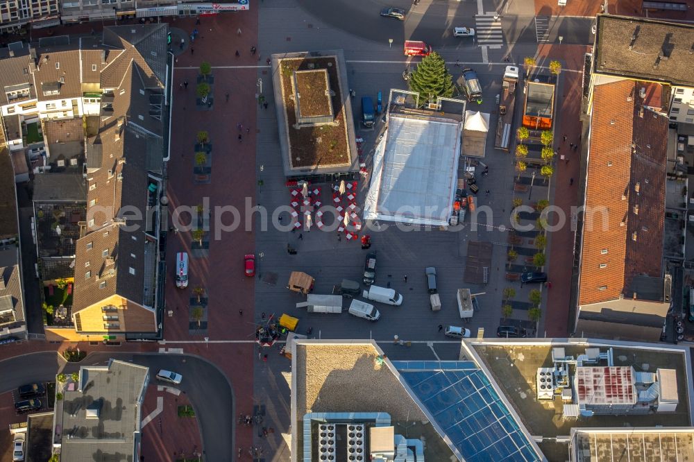 Aerial photograph Dinslaken - Build a skating rink on Neutorplatz in inner city center in Dinslaken in the state of North Rhine-Westphalia