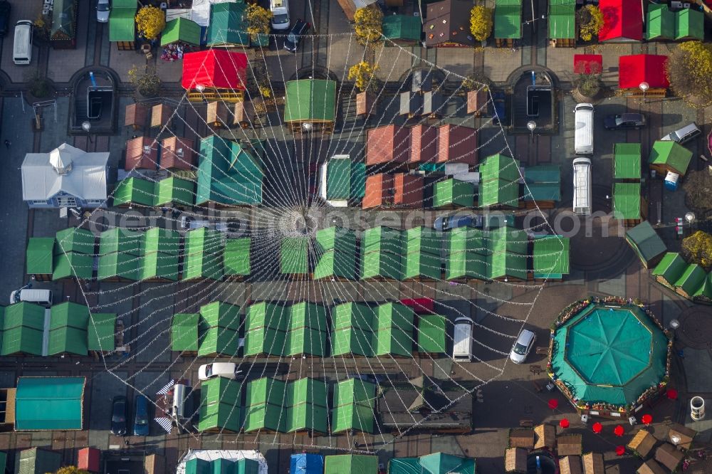 Essen from the bird's eye view: Construction of the Christmas market on the Kennedy Place in Essen in North Rhine-Westphalia