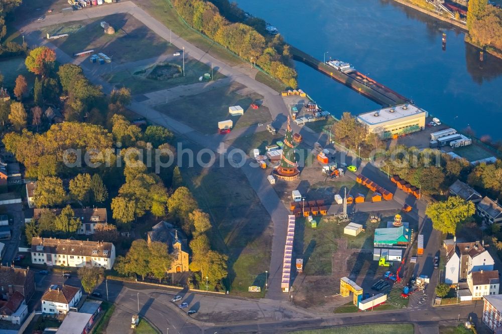 Herne from the bird's eye view: Construction work on the Christmas market - event area in the district Wanne-Eickel in Herne in the state North Rhine-Westphalia, Germany