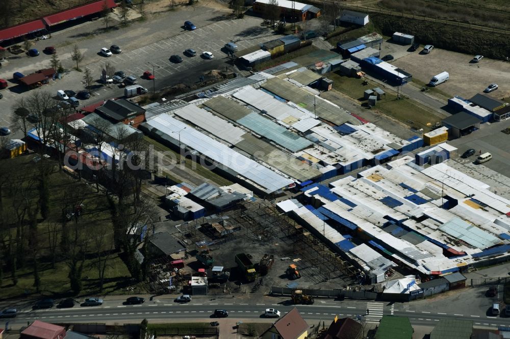 Aerial photograph Osinów Dolny - Shopping center at Osinow Dolny in Poland West Pomeranian in the border area on the banks of the Oder in Brandenburg Hohenwutzen