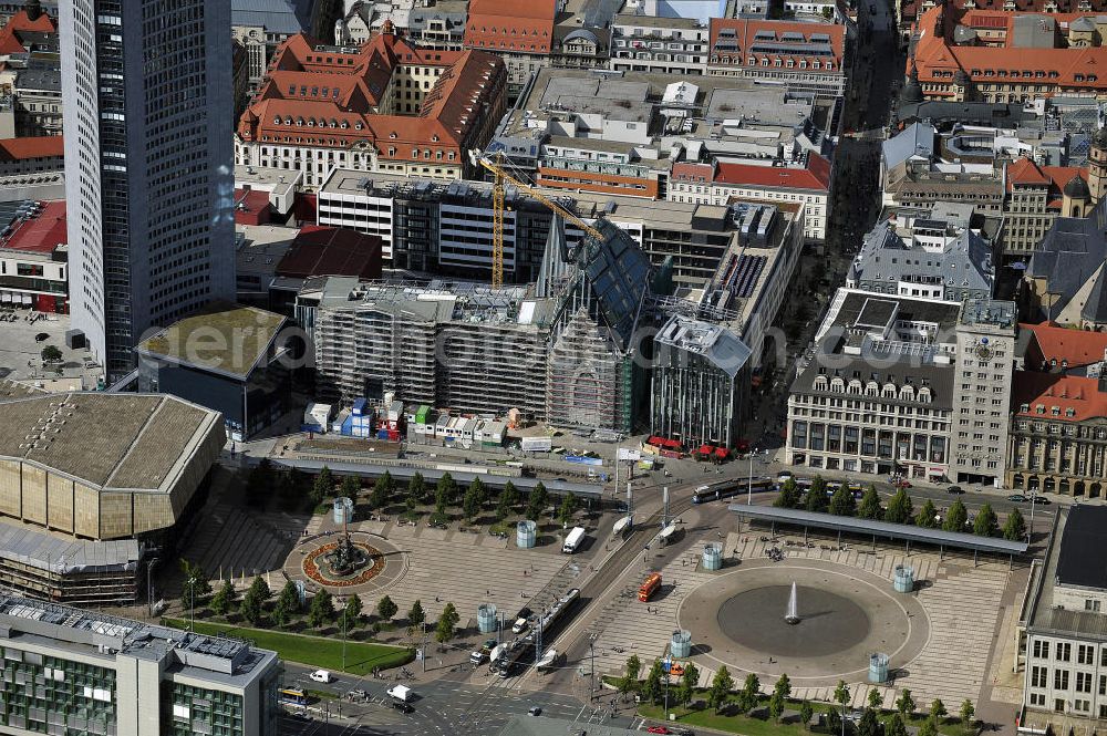 Leipzig from the bird's eye view: Blick auf den Augustusplatz vor dem Opernhaus Leipzig - gegenüber dem Gewandhaus Leipzig. View the square Augustusplatz in front of the Leipzig Opera House - opposite the Gewandhaus Leipzig.