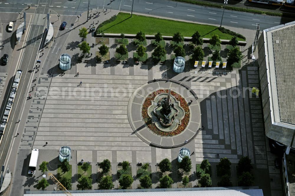 Aerial image Leipzig - Blick auf den Augustusplatz mit dem Mendebrunnen vor dem Gewandhaus Leipzig. View of the square Augustusplatz in front of the Gewandhaus Leipzig.